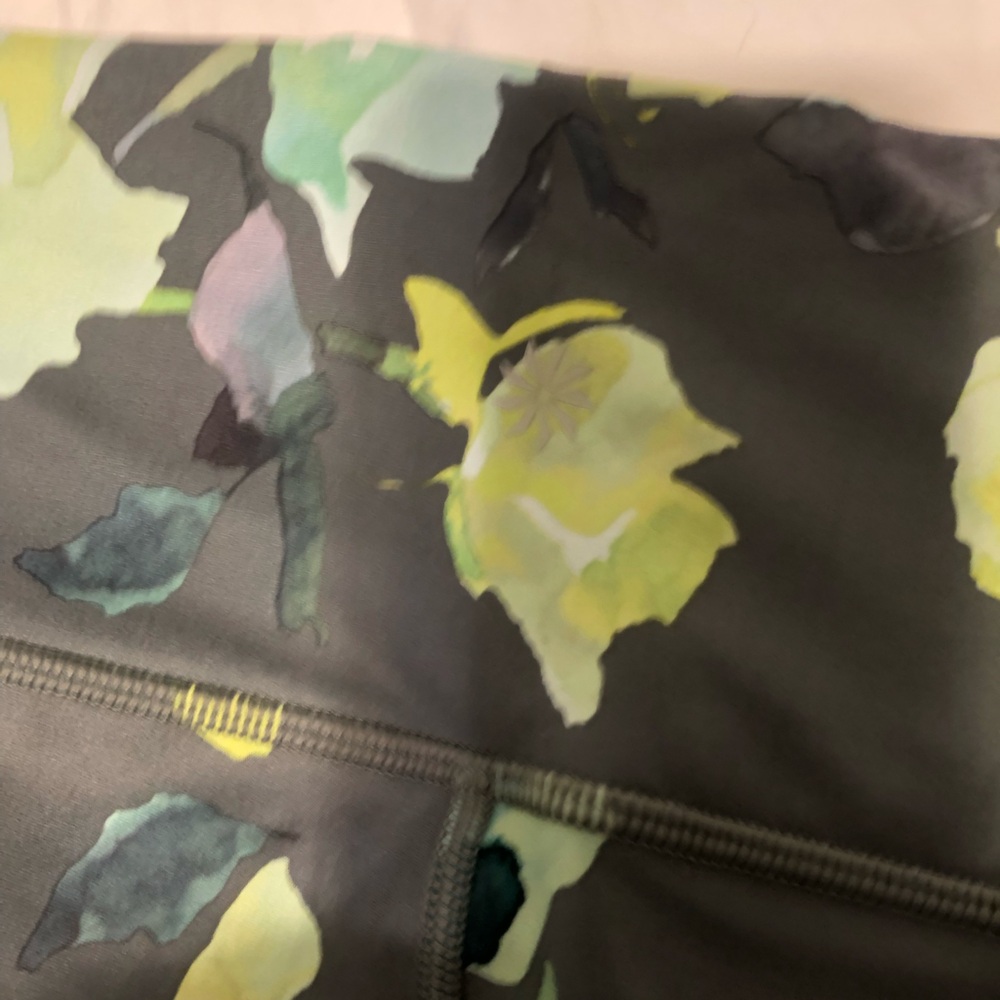 NWOT Athleta Elation 7/8 tights Sz S - Picture 3 of 5